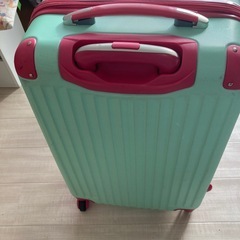 取引中 使用感たっぷり スーツケースの画像