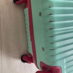 取引中 使用感たっぷり スーツケースの画像