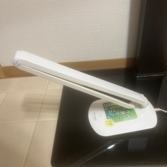 アイリスオーヤマ LEDデスクライト三段階調光（LDL-301-W）の画像