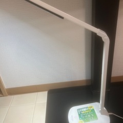 アイリスオーヤマ LEDデスクライト三段階調光（LDL-301-W）の画像