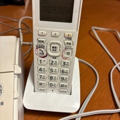 　Panasonicパナソニック電話機(親機KX-PZ200.子機KX-FKD404)の画像
