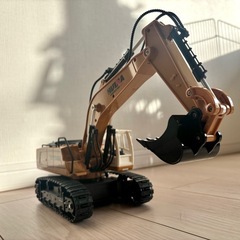 【本格的ラジコン】HULNAショベルカー✨の画像