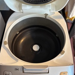 Panasonic 炊飯器 SR-HD102 2013年製の画像