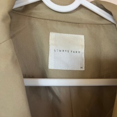 ローリーズファームのおしゃれなトレンチコートの画像