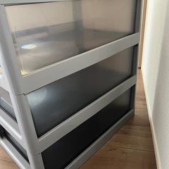 衣装ケースの画像