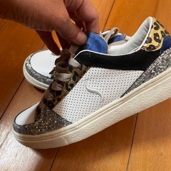 新品　スケッチャーズ　22cm　　　の画像