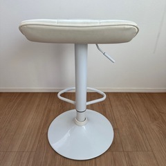 島忠カウンターチェア2脚の画像