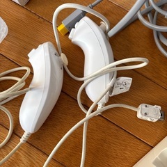 Wii U 本体セット 2人分　ゲーム機の画像