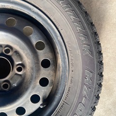 スタッドレスタイヤ  4本セット　ブリヂストン　ブリザック　195/65R15の画像