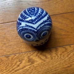 香炉　アロマポット　台付き　角皿　フクロウ　梟　縁起物 フクロウ 置物 陶器 縁起物 の画像