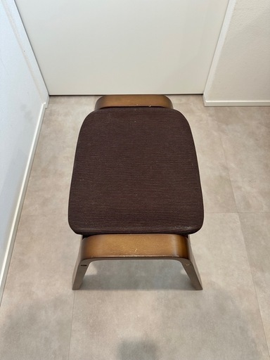 ニトリ木製スツール(リューク ダークブラウン) (Nao) 三河八橋の椅子