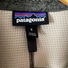 patagoniaパタゴニア レトロX ベスト          (オリーブグリーン‪✕‬オレンジ）の画像