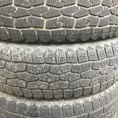 145R126PR LT スタッドレスタイヤ　ホイール付きの画像