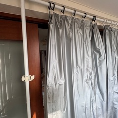 突っ張り棒パーテーション仕切り遮光カーテン付きの画像