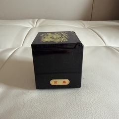 宮島土産？鏡付きタンス　牡丹柄の画像