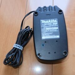 ジャンク 故障品 makita マキタ 充電器 DC10WA Li-ion 7.2V-10.8V用 リチウムイオンバッテリー充電器の画像