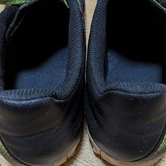 adidas フットサルシューズの画像