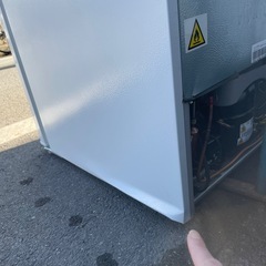 f●■【2024年製】アイリスオーヤマ・ノンフロン冷凍冷蔵庫142L【IRSD-14A-W】ガタ付きありのため安価投稿！目玉品！の画像