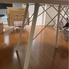 白　ダイニングテーブル   円形の画像