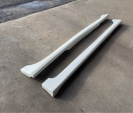 30 プリウス 社外サイドステップ エアロ 未使用 パールホワイト ZVW30