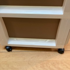 ３段の収納ケースの画像