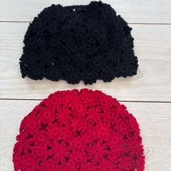 未使用　手編み　透かし　ニット帽子　2点　　赤＆黒