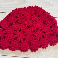 未使用　手編み　透かし　ニット帽子　2点　　赤＆黒の画像