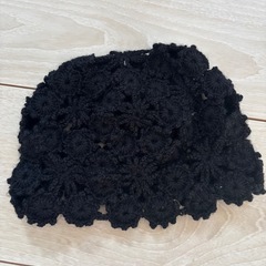 未使用　手編み　透かし　ニット帽子　2点　　赤＆黒の画像