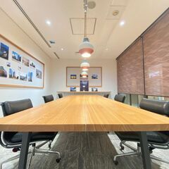 会議テーブルの画像