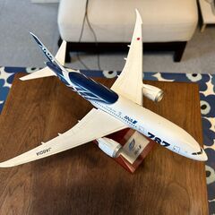 【ANA 787 模型／台座付き】展示用航空機モデル（3,000円）の画像