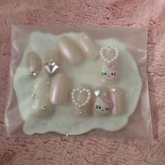 キティちゃんネイルチップの画像