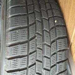 スタッドレスタイヤ 　グッドイヤー　アイスナビ 　215/65/16　　2020年製　①の画像