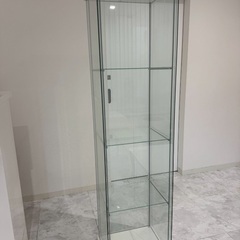 透明ショーケースの画像