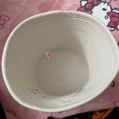 キティちゃん入れ物の画像