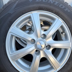 アルミホイールスタッドレスタイヤの画像