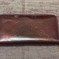 美品　ルイヴィトン　長財布　ラウンドファスナー　赤　ワインレッドの画像