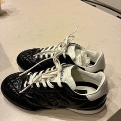 【ほぼ新品】CHANEL スニーカーの画像