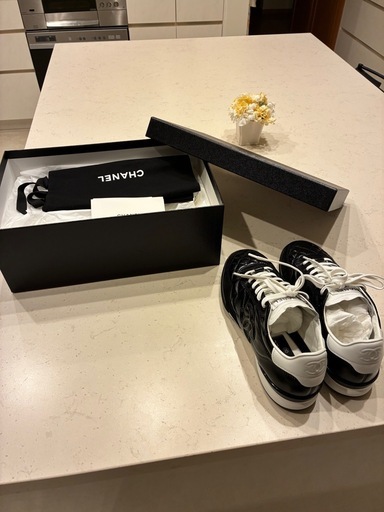 【ほぼ新品】CHANEL スニーカー