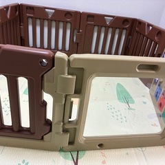 【受け渡し予定あり】ベビーサークル　　ミュージカルキッズランドEXマロン　クリアパネル付きの画像