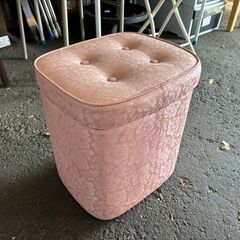 【リサイクルショップどりーむ荒田店】No.5575　収納イス　可愛いピンク色の画像