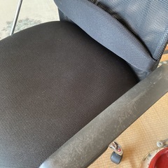 オフィスチェア 回転式 昇降式の画像