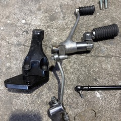 スポーツスター　xl883c 2004年式外し　純正フォアコン　ポジション変更ブラケット付きの画像