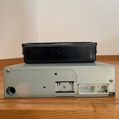 ダイハツ純正オーディオ　小物入れ付きの画像