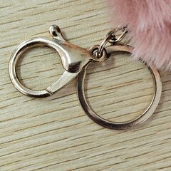 ファーチャーム ピンク キーホルダー ふわふわ ボンボン バッグチャーム 可愛いの画像