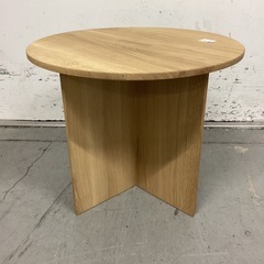 【取りに来られる方限定！！】KARIMOKU CASE サイドテーブルの画像