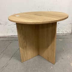 【取りに来られる方限定！！】KARIMOKU CASE サイドテーブルの画像