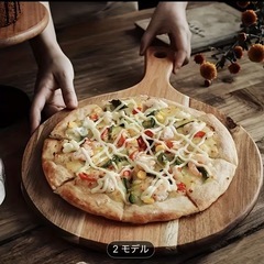 直径30㎝の大きな木製カッティングボード・ピザ、盛付け、鍋敷、インテリアにの画像