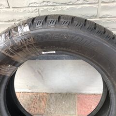 無料スタッドレスタイヤ215/60/16 5本の画像