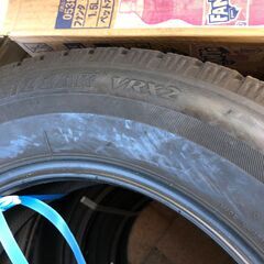 無料スタッドレスタイヤ215/60/16 5本の画像