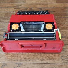 オリベッティー　タイプライター　（昭和レトロ　美品）の画像